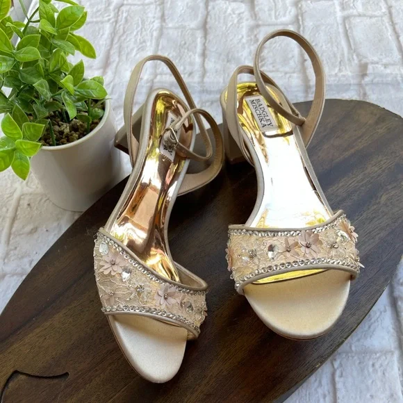 Badgley Mischka Crystal satin embellished block heels women’s size 6 - Picture 3 of 11